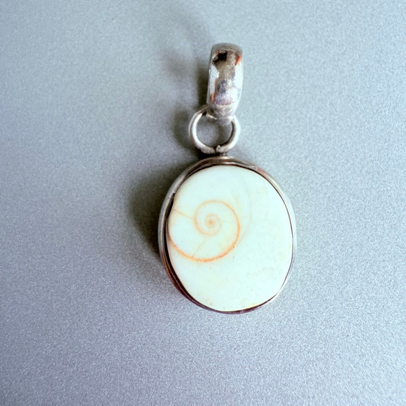 Gomati Shiva Eye Chakra Natural Shell Sterling Silver 925 Pendant Charm 1.2" - Picture 1 of 8